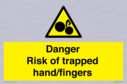 danger-risk-of-trapped-handfingers~